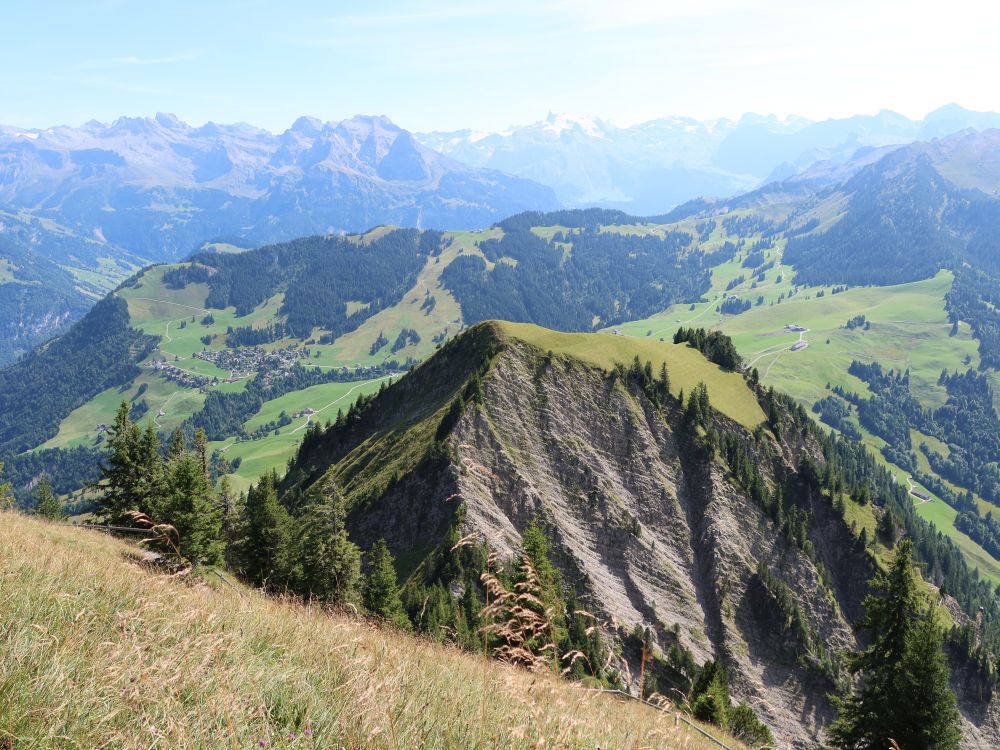 Chli Horn und Wirzweli (links unten)