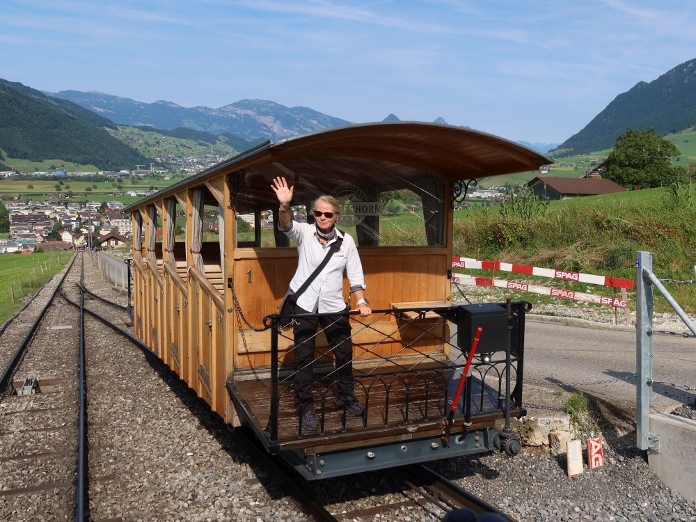 Standseilbahn mit Schaffnerin