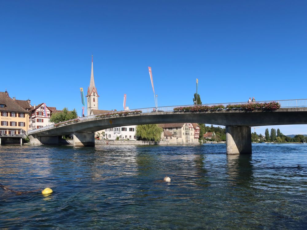 Rheinbrücke und Stadtkirche