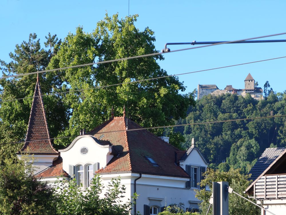 Burg Hohenklingen über den Dächern
