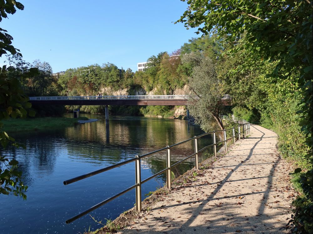 Limmat-Uferweg und Brücke nach Webermühle