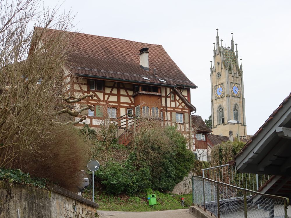 Fachwerkhaus und Reformierte Kirche