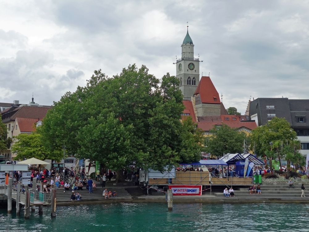 Kirche und Hafen berlingen