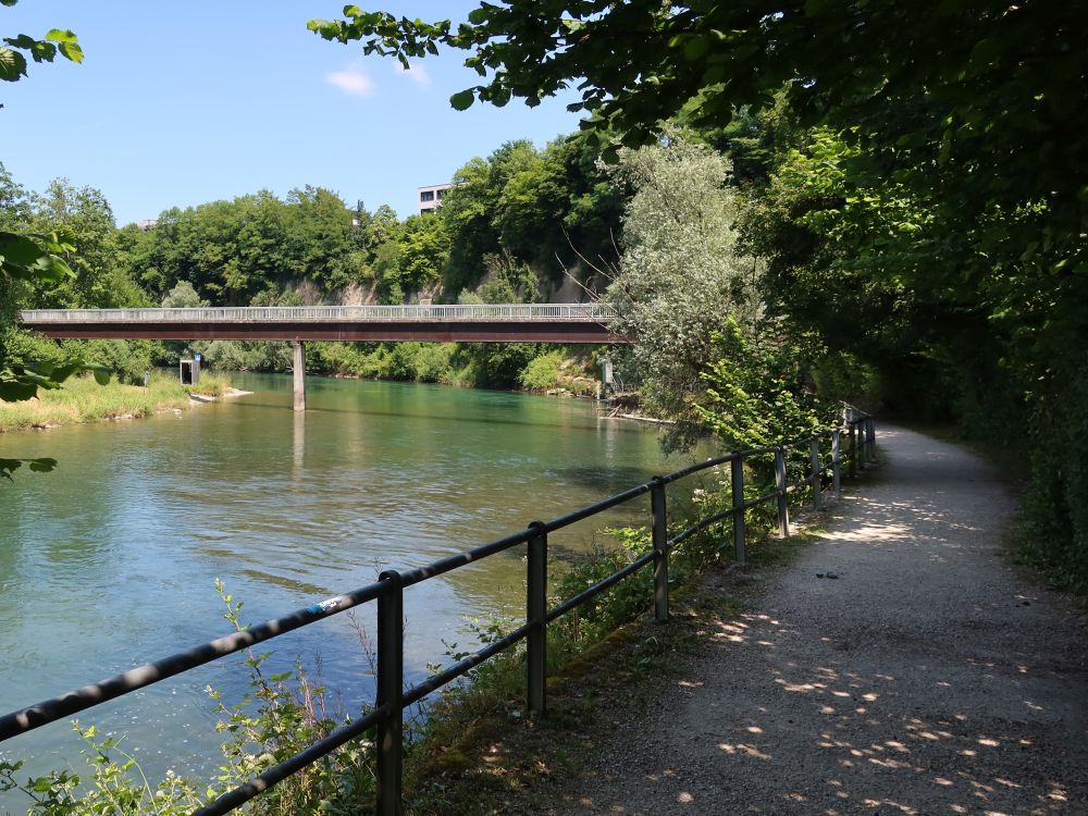 Uferweg und Brücke zur Webermühle