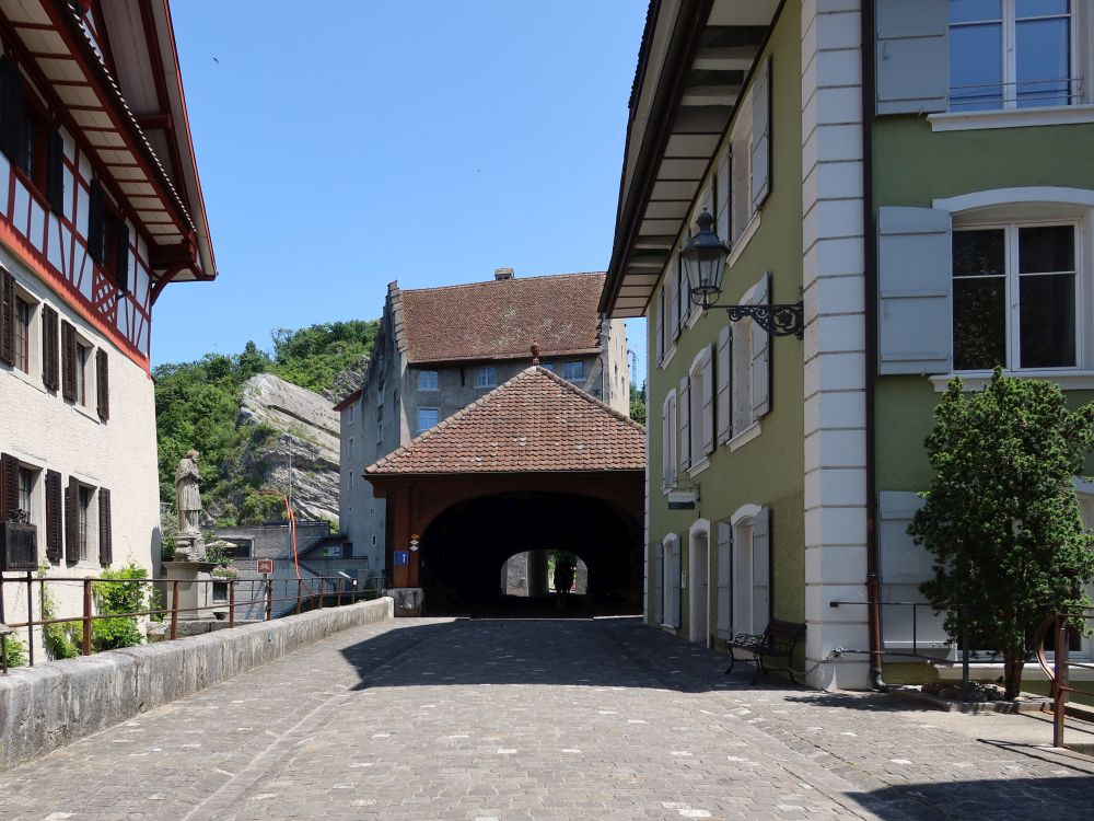 Gedeckte Holzbrücke