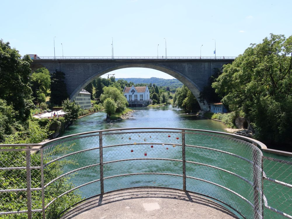Blick zur Hochbrücke
