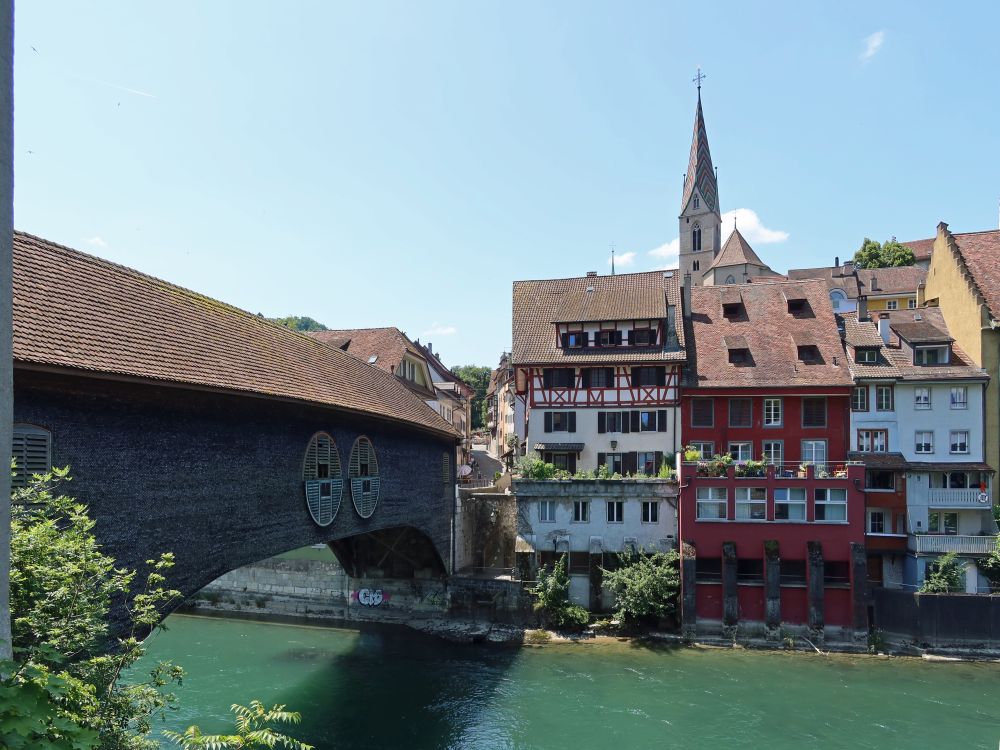 Gedeckte Holzbrücke
