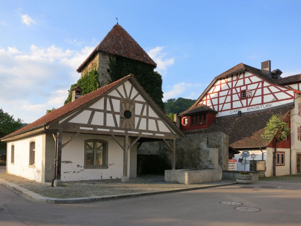 Haus mit Turm in Stein