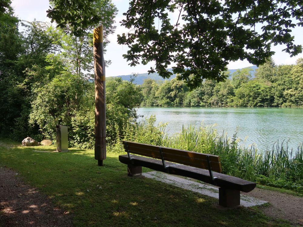 Sitzbank an der Limmat