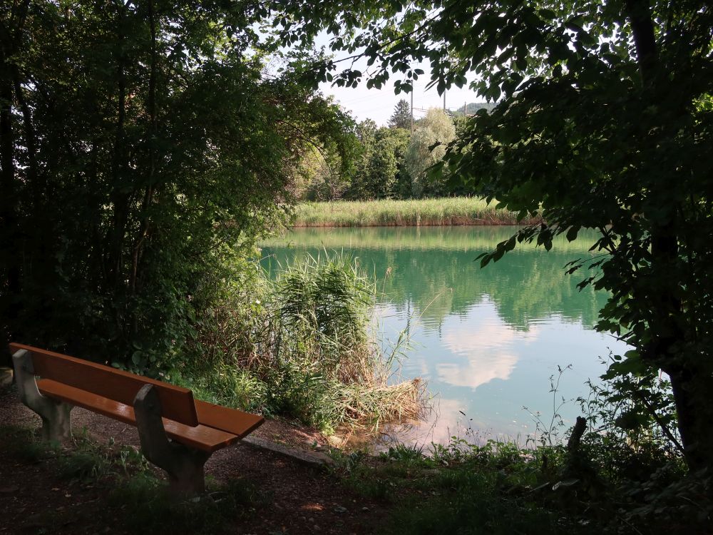 Sitzbank an der Limmat