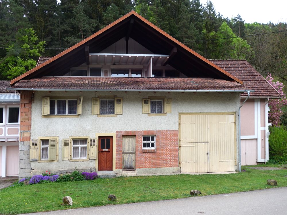 Neues Haus mit alter Fassade