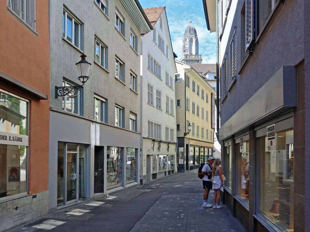 Oberdorfstrasse und Turmspitze Grossmünster
