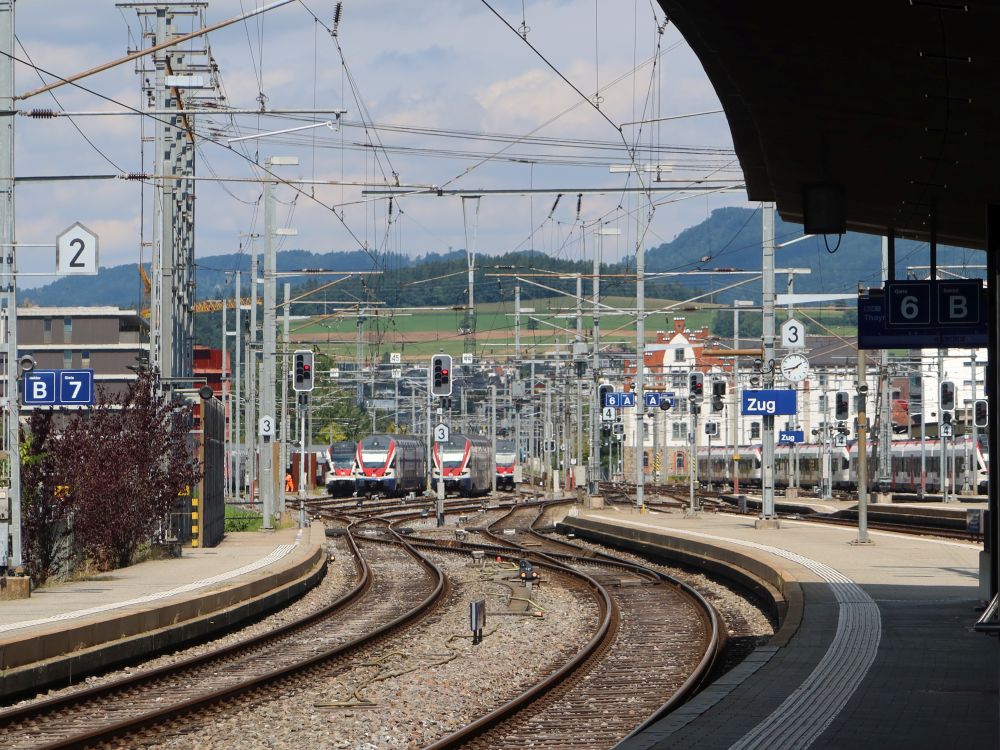 Am Bahnhof Zug